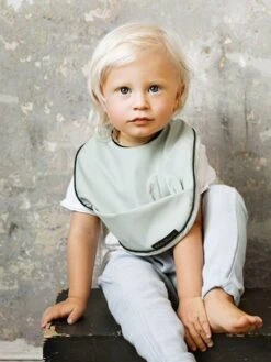 Bavoir Avec Poche ELODIE DETAILS Vert Pâle/lapin (mineral Green - Elodie Details -Magasin De Produits Pour Bébés bavoir avec poche elodie details 2