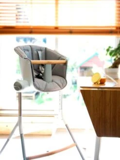 Chaise Haute évolutive BEABA Up & Down Gris - Beaba -Magasin De Produits Pour Bébés chaise haute evolutive beaba up down 3
