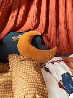 Coussin Lune En Velours EDEN INDIA Ocre - Vertbaudet 7 Coussin Lune En Velours EDEN INDIA Ocre - Vertbaudet -Magasin De Produits Pour Bébés coussin lune en velours eden india 2
