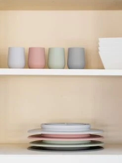 Gobelet D’apprentissage Avec Paille EZPZ Mini Cup En Silicone Rose Blush - EZPZ -Magasin De Produits Pour Bébés gobelet dapprentissage avec paille ezpz mini cup en silicone 3