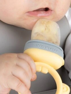 Grignoteur MINIKOIOI Baby Pulp En Silicone Tilleul/gris - Minikoioi -Magasin De Produits Pour Bébés grignoteur minikoioi baby pulp en silicone 3