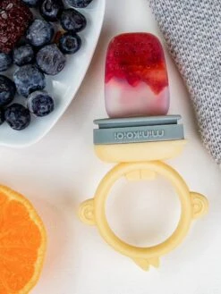 Grignoteur MINIKOIOI Baby Pulp En Silicone Tilleul/gris - Minikoioi -Magasin De Produits Pour Bébés grignoteur minikoioi baby pulp en silicone 4