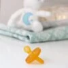 Sucette à Bout Rond Tout Latex 6 Mois+ SUAVINEX Naturel - Suavinex -Magasin De Produits Pour Bébés sucette a bout rond tout latex 6 mois suavinex