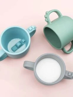 Tasse à 2 Poignées DONE BY DEER Peekaboo Crocodile En Silicone Vert - Done By Deer -Magasin De Produits Pour Bébés tasse a 2 poignees done by deer peekaboo crocodile en silicone 3