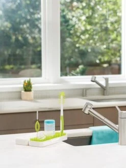 Trip Egouttoir De Voyage - Boon Blanc - Boon -Magasin De Produits Pour Bébés trip egouttoir de voyage boon 3